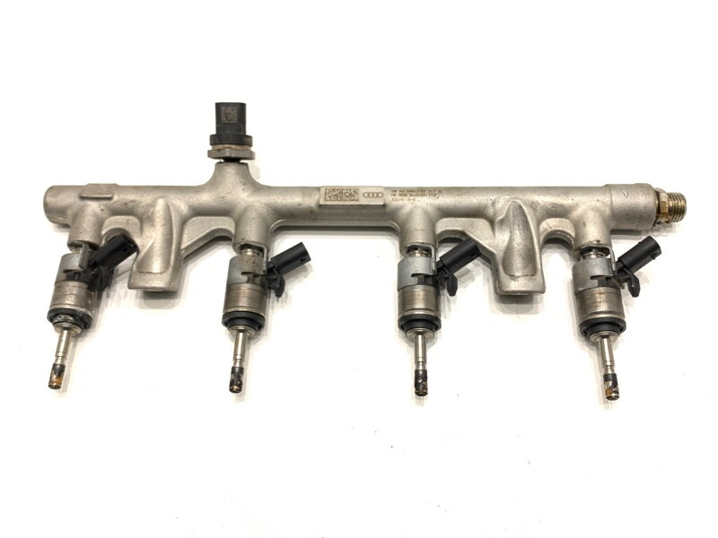 Vstrekovacia rampa S wtryskami VW Arteon (3H7, 3H8) 2017 - 2022 06Q133317B