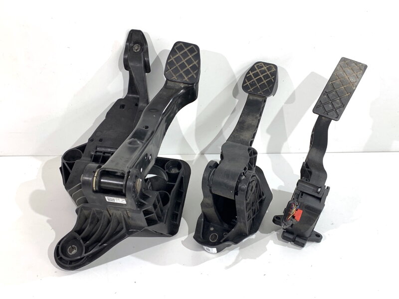 Pedále manuálna Skoda Fabia III (NJ3) 2014 - 2022 6C1721058D