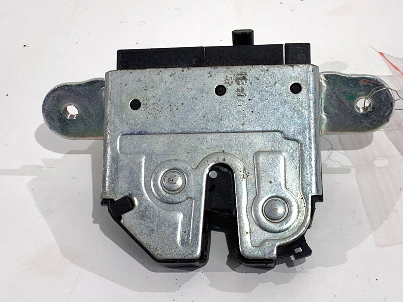 Zámok veka batožinového priestoru zadný Opel Corsa E (X15) 2014 - 2022 39021416