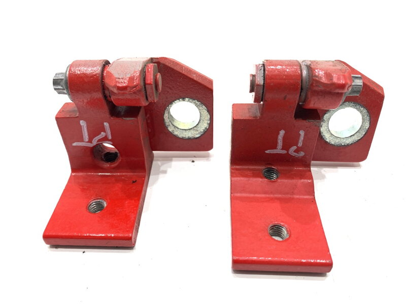 Pánt dvere zadný pravý Opel Corsa E (X15) 2014 - 2022 13181940