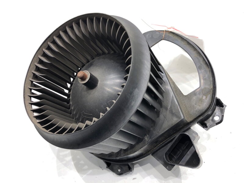 Ventilátor kúrenia Mercedes-benz Class A (W176) 2012 - 2018 A2469064200