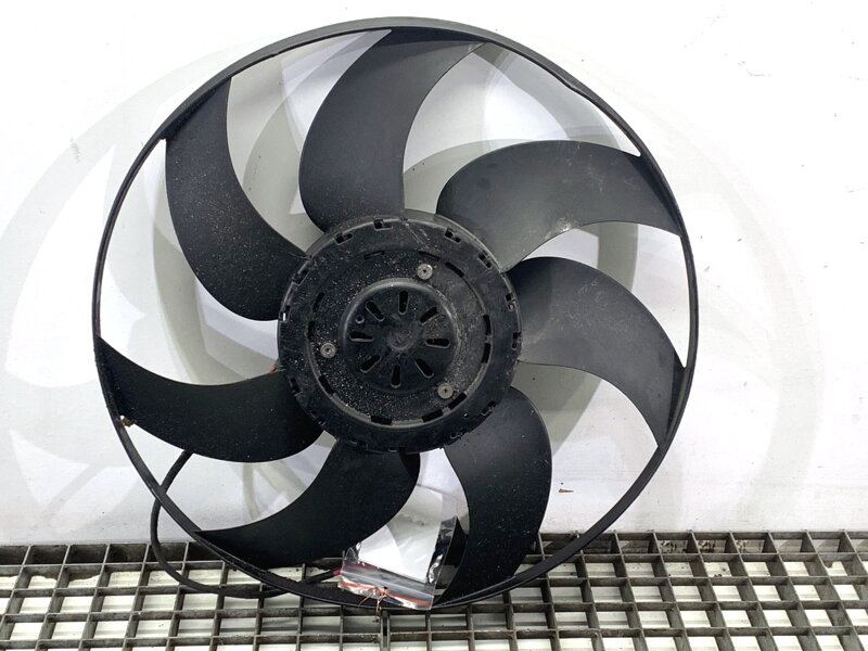 Ventilátor chladiča Mercedes-benz Class A (W176) 2012 - 2018 A2045000493