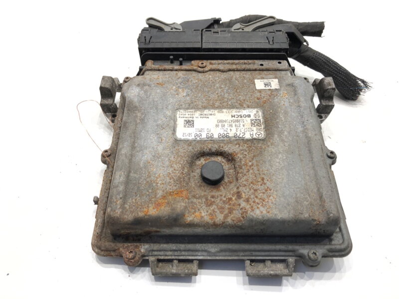 Riadiaca jednotka motora Mercedes-benz Class A (W176) 2012 - 2018 A2709000900