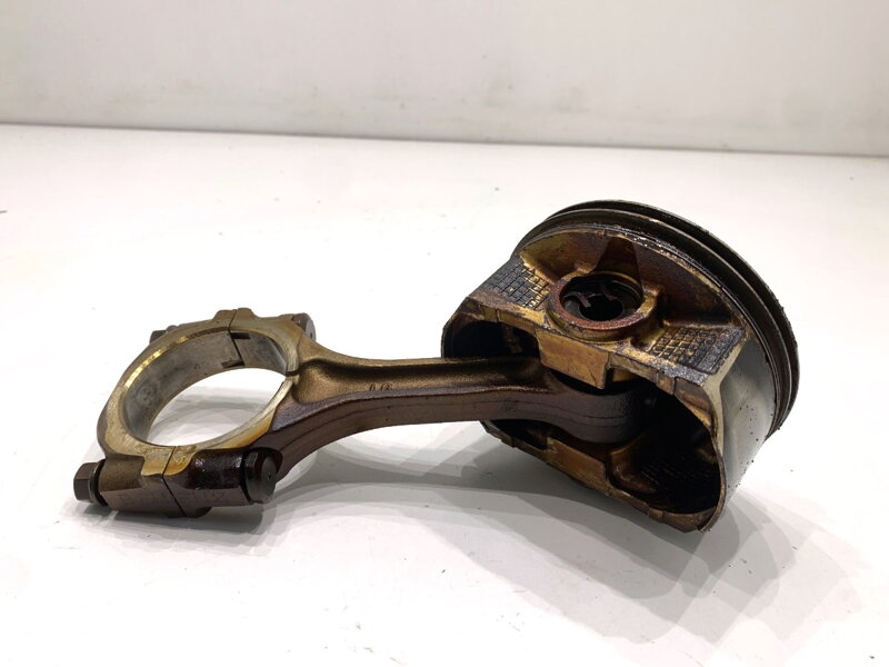 Piest S ojnicou Subaru Outback (BL, BP) 2003 - 2010 EJ253