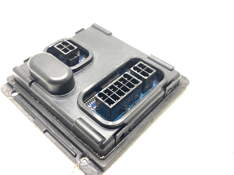 Modul natáčania / riadenia svetla Audi A5 (8T3) 2007 - 2017 7L6941329A