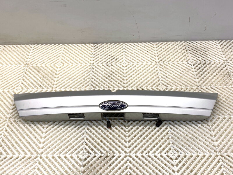 Lišta veka batožinového priestoru zadná Ford Fiesta VI (CB1, CCN) 2008 - 2022 8A61-A43404-BE