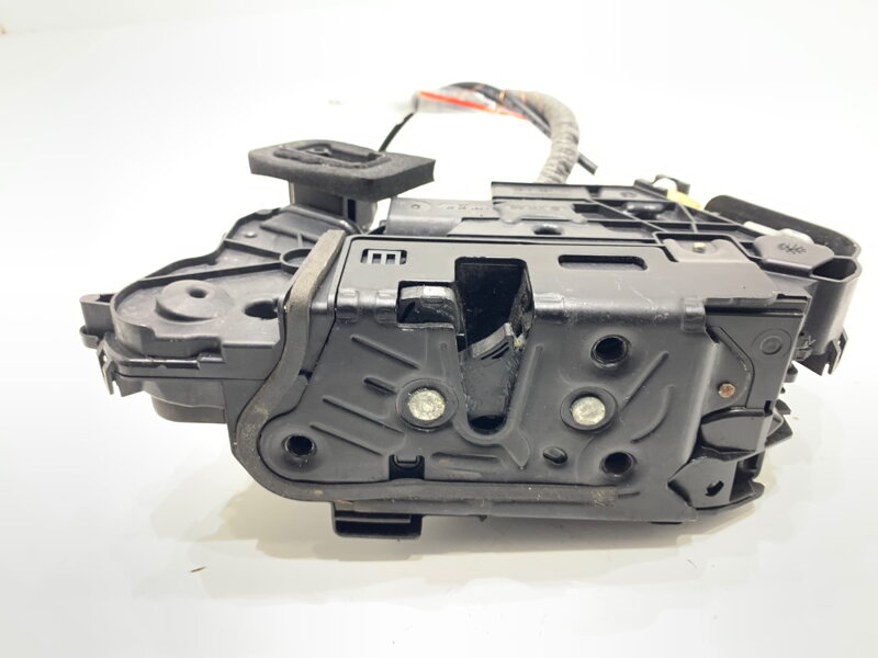 Zámok dverí ľavý predný Skoda Superb III Kombi (3V5) 2015 - 2022 5TB837015C