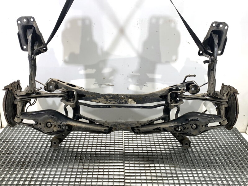 Výstuha zadná Skoda Superb III Kombi (3V5) 2015 - 2022 3Q0505235AC