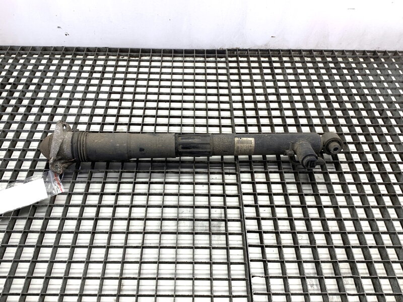 Tlmič pravý zadný Skoda Superb III Kombi (3V5) 2015 - 2022 3Q0512009BD