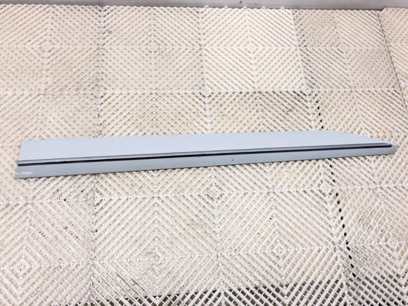 Lišta dverí ľavá predná Skoda Superb III Kombi (3V5) 2015 - 2022