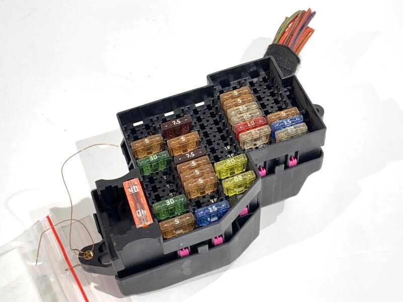 Poistková skrinka Porsche Panamera (970) 2009 - 2017 7L0941828A