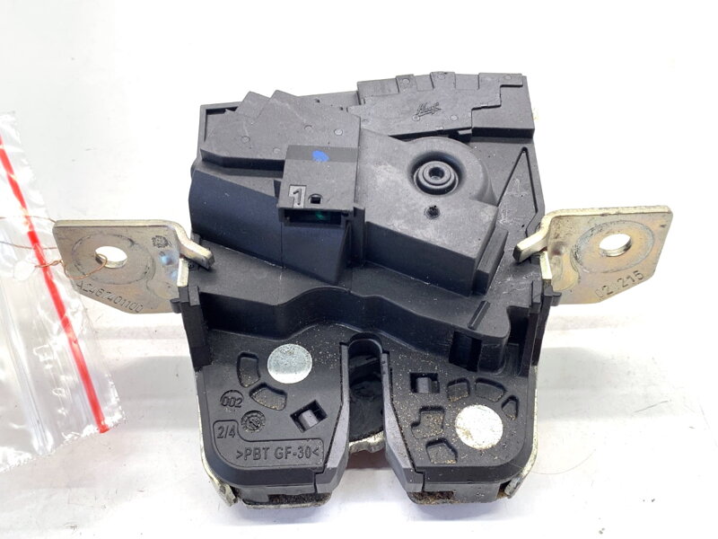 Zámok veka batožinového priestoru zadný Mercedes-benz Class A (W176) 2012 - 2018