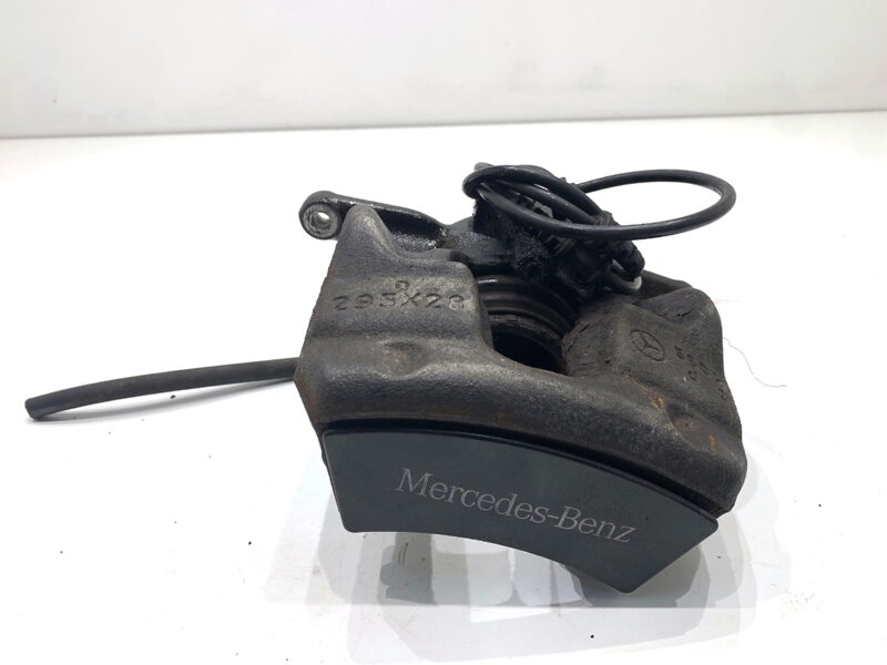 Brzdový strmeň pravý predný Mercedes-benz Class A (W176) 2012 - 2018