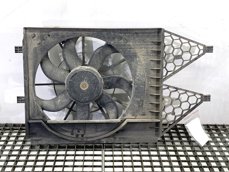 Ventilátor chladiča Skoda Fabia III Kombi (NJ5) 2014 - 2022 6R0959455E