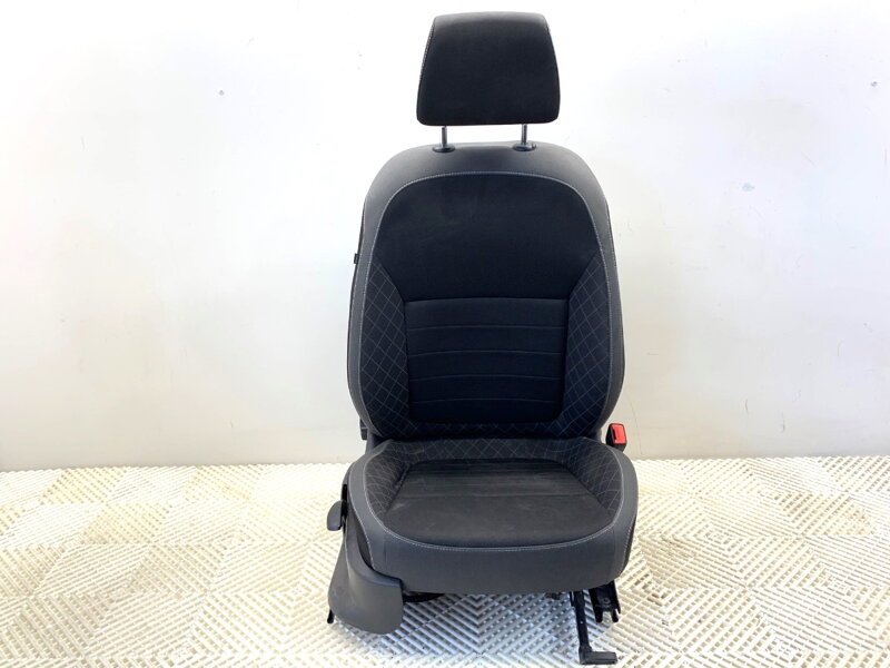 Sedadlo pravé predné Skoda Fabia III (NJ3) 2014 - 2022