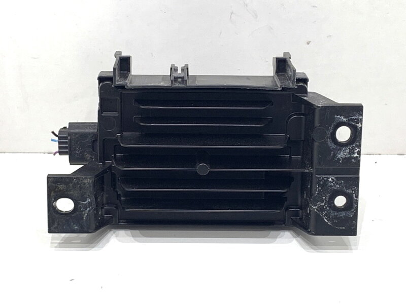 Relé rozdeľovač prúdu Nissan Qashqai III (J12) 2021 - 2022 243026UA0A