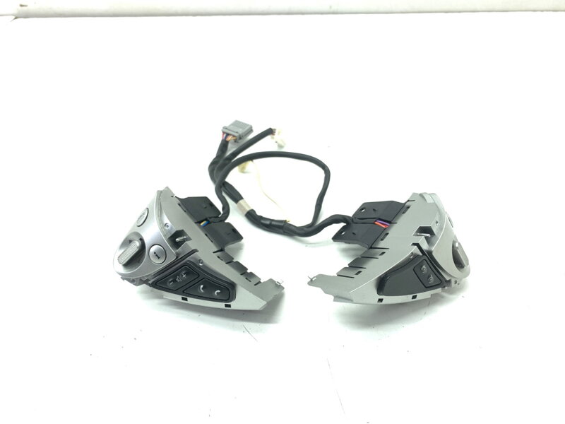 Prepínače volantu Nissan Juke (F15) 2010 - 2022