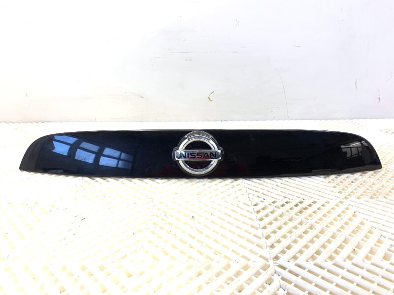 Lišta veka batožinového priestoru zadná Nissan Juke (F15) 2010 - 2022