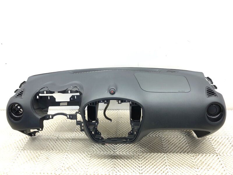 Palubná doska / kokpit S vankúšom spolujazdca Nissan Juke (F15) 2010 - 2022 682001KP0A