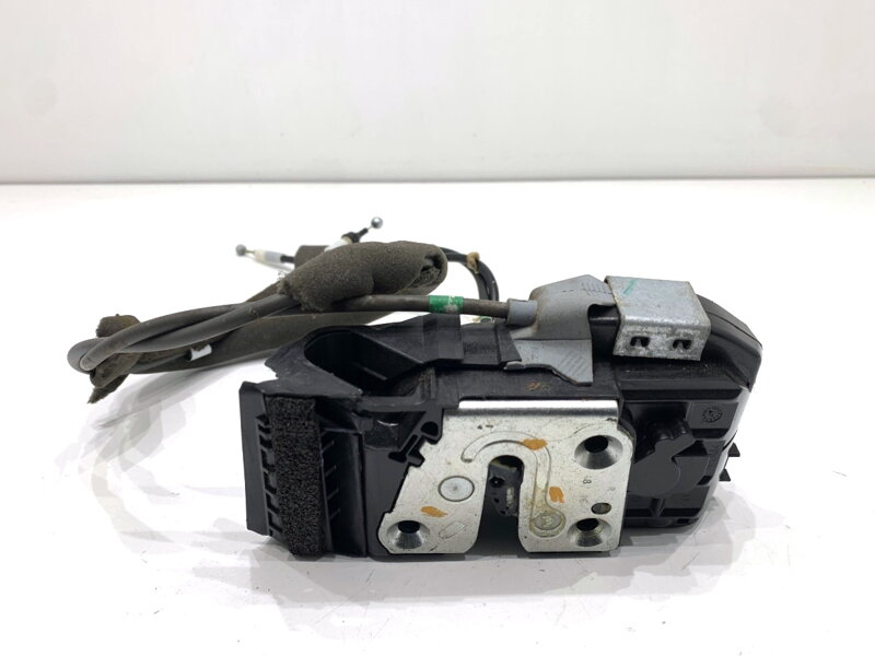 Zámok dverí pravý predný Nissan Juke (F15) 2010 - 2022