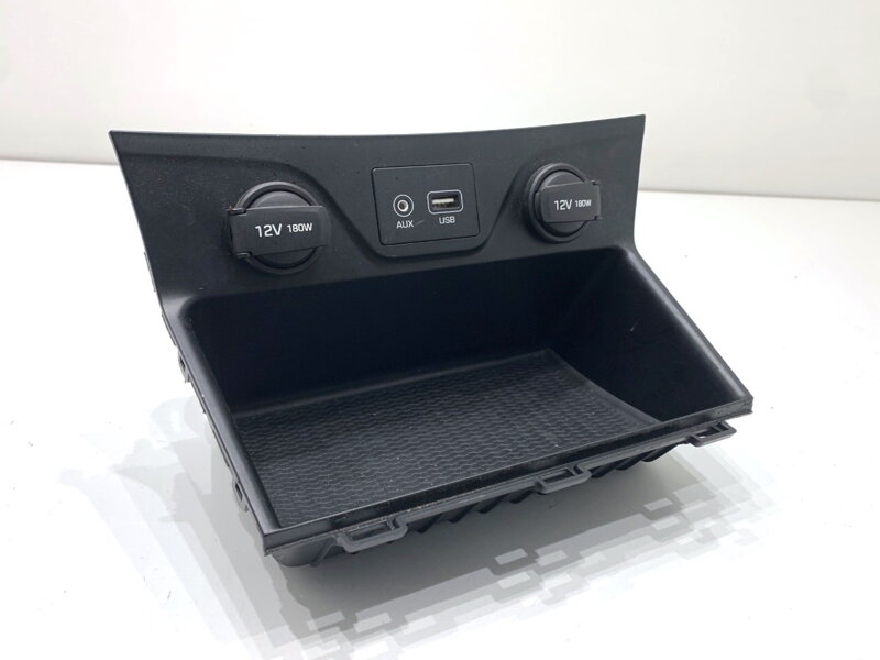 Zásuvka / uloženie USB Hyundai Tucson (TL, TLE) 2015 - 2022 84631-D7000