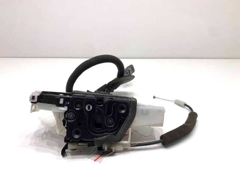 Zámok dverí pravý predný Renault Arkana I (LCM_) 2019 - 2022