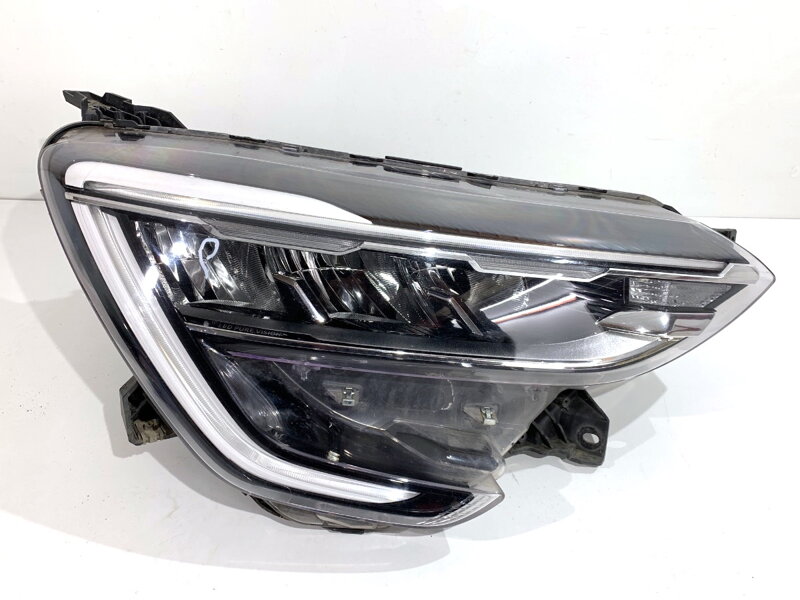 Svetlo pravé predné Renault Arkana I (LCM_) 2019 - 2022 260102483R