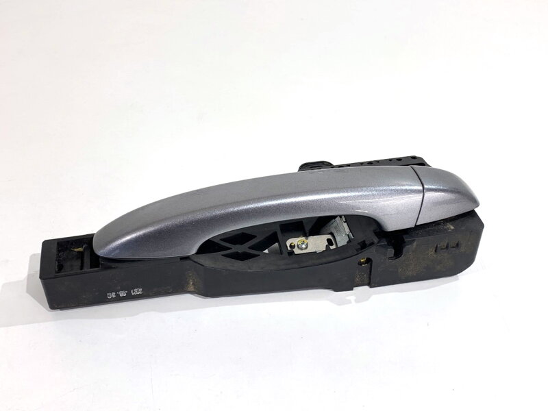 Kľučka vonkajšia pravá predná Renault Arkana I (LCM_) 2019 - 2022