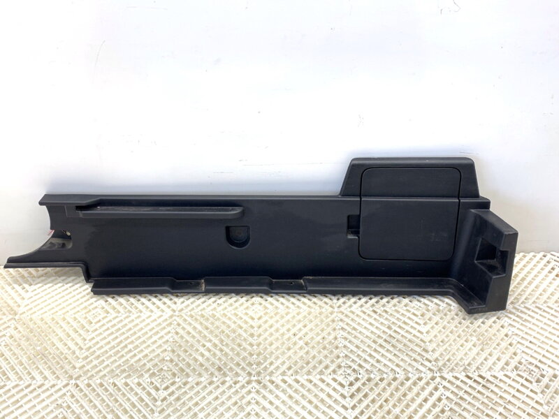 Uchytenie police kufra pravé Renault Arkana I (LCM_) 2019 - 2022 D27602-JL010