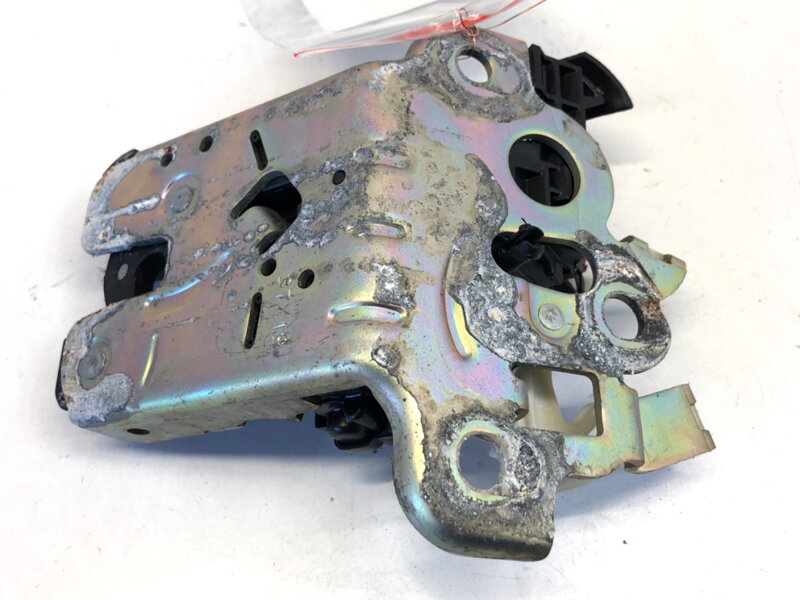 Zámok veka batožinového priestoru zadný Skoda Fabia III (NJ3) 2014 - 2022 8R0827505A