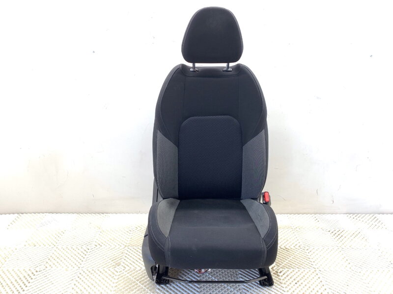 Sedadlo pravé predné Nissan Qashqai II SUV (J11, J11_) 2013 - 2022