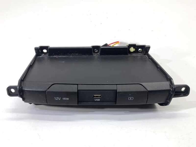 Zásuvka / uloženie USB KIA Ceed (CD) 2018 - 2022