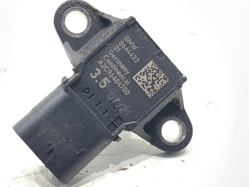 Snímač tlaku preplňovania BMW 5 (G30, F90) 2016 - 2022 8644433