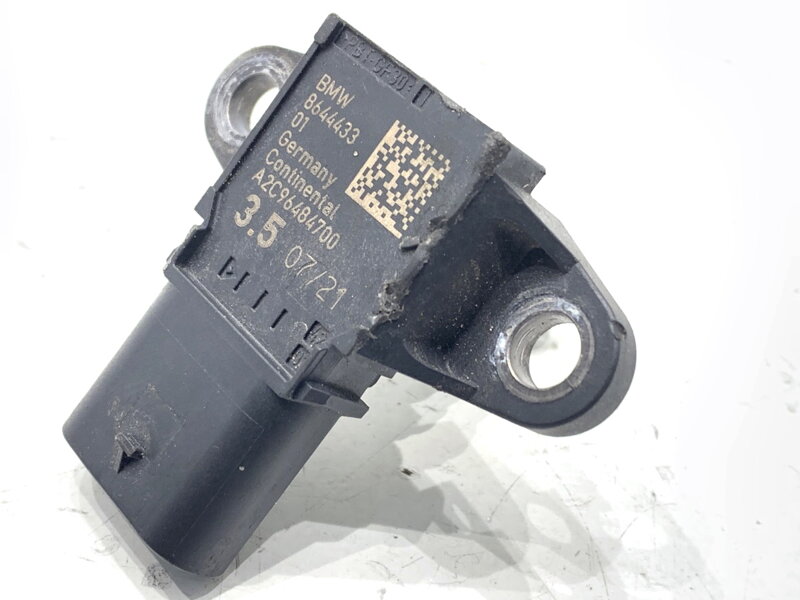 Snímač tlaku preplňovania BMW 5 (G30, F90) 2016 - 2022 8644433