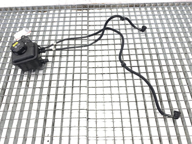 Vyrovnávacia nádržka chladiacej kvapaliny BMW 5 (G30, F90) 2016 - 2022