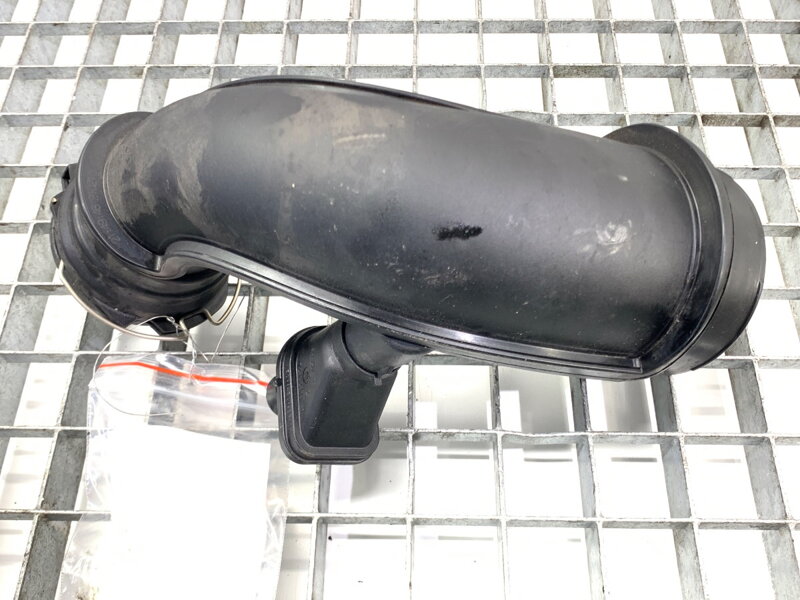 Potrubie turba BMW 5 (G30, F90) 2016 - 2022 7852385