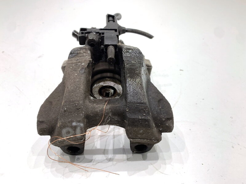 Brzdový strmeň pravý zadný Mercedes-benz CLS Shooting Brake (X218) 2012 - 2017