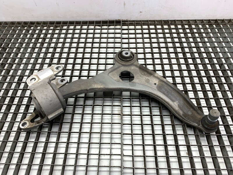 Rameno pravé predné Land Rover Range Rover Evoque (L551) 2018 - 2022 K8D23A052