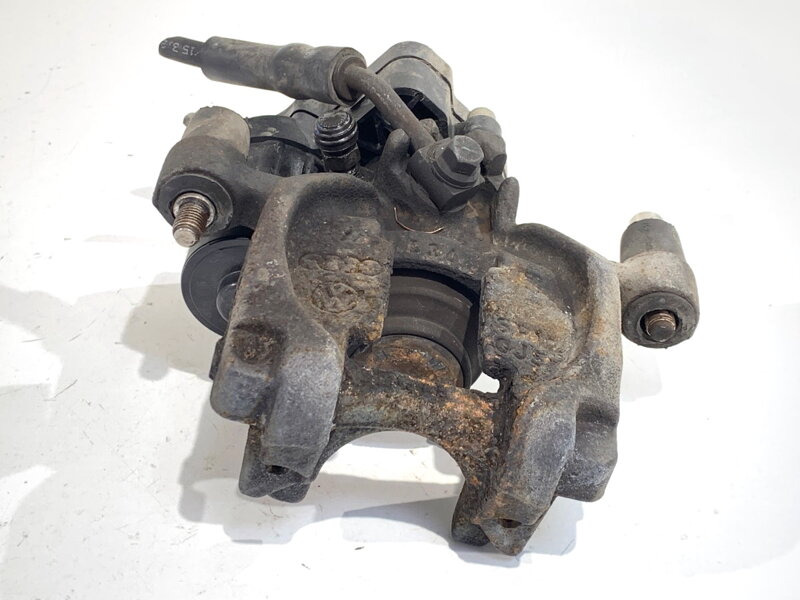 Brzdový strmeň pravý zadný Audi A3 Limousine (8VS, 8VM) 2013 - 2022 5Q0615406CK