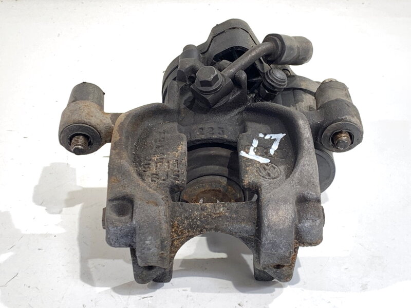 Brzdový strmeň ľavý zadný Audi A3 Limousine (8VS, 8VM) 2013 - 2022 5Q0615405CK