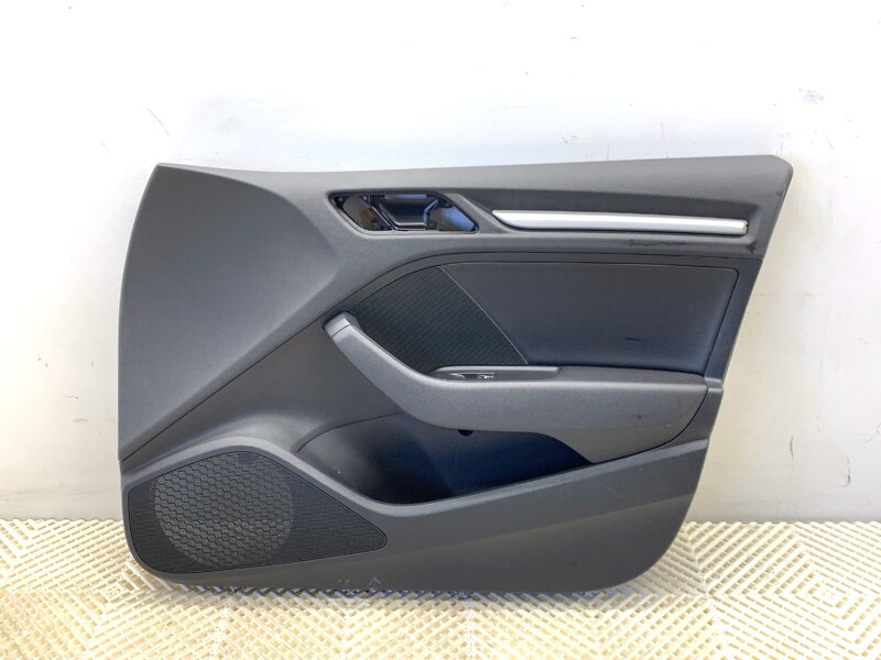 Tapacír dverí pravý predný Audi A3 Limousine (8VS, 8VM) 2013 - 2022 8V4971036