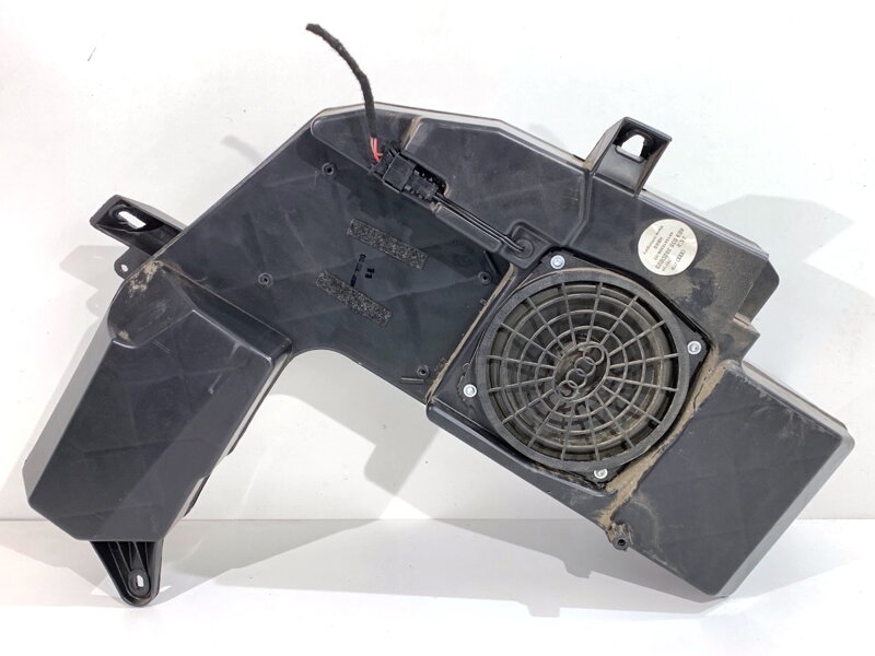 Subwoofer Audi A4 B7 Avant (8ED) 2004 - 2008 8E9035382D