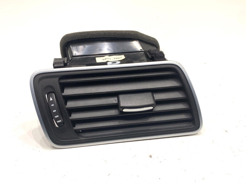 Mriežka ventilácie pravá predná VW Passat B7 Variant (365) 2010 - 2015