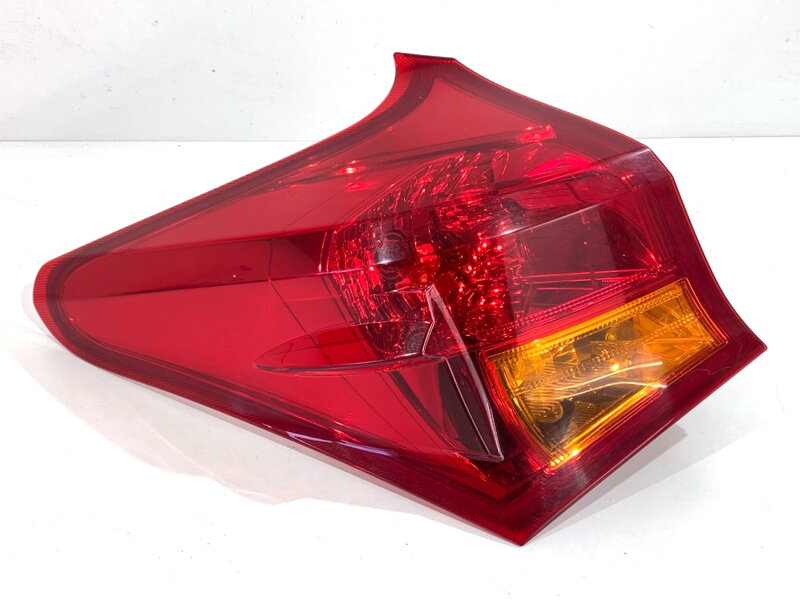 Svetlo ľavé zadné Toyota Auris (_E18_) 2012 - 2018