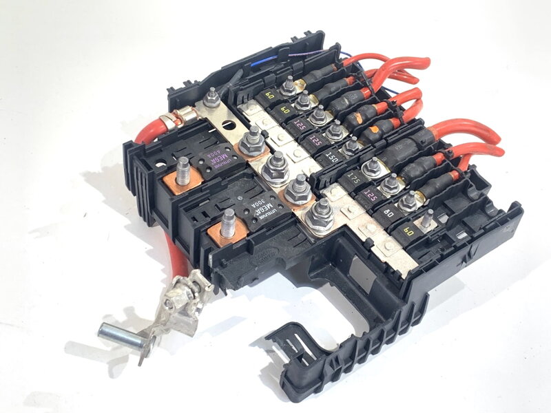 Poistková skrinka Land Rover Range Rover Evoque (L551) 2018 - 2022 K8D2-14N073-AC