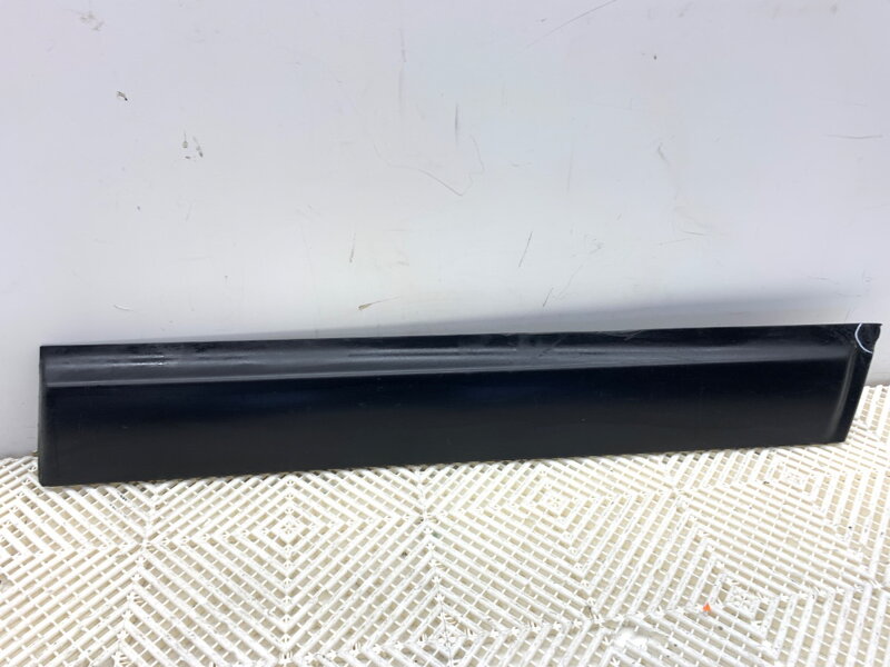 Lišta dverí pravá predná Nissan Qashqai / Qashqai + 2 I (J10, NJ10, JJ10E) 2006 - 2014