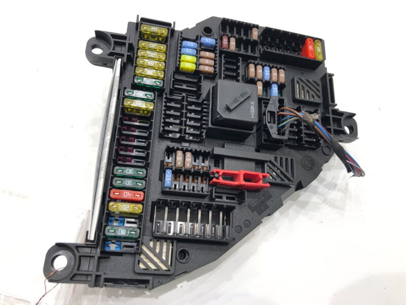 Poistková skrinka BMW X3 (F25) 2010 - 2017 9259469