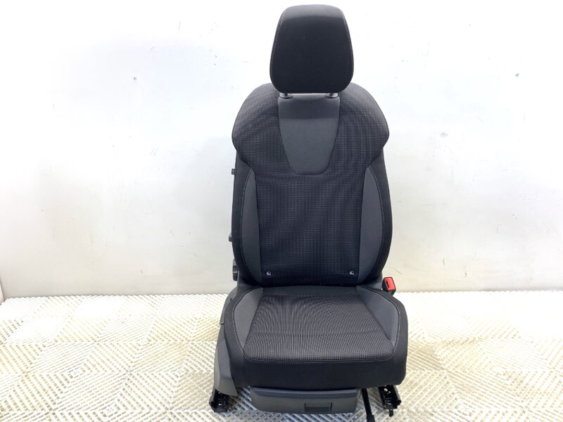 Sedadlo pravé predné Skoda Octavia IV Combi (NX5) 2019 - 2022