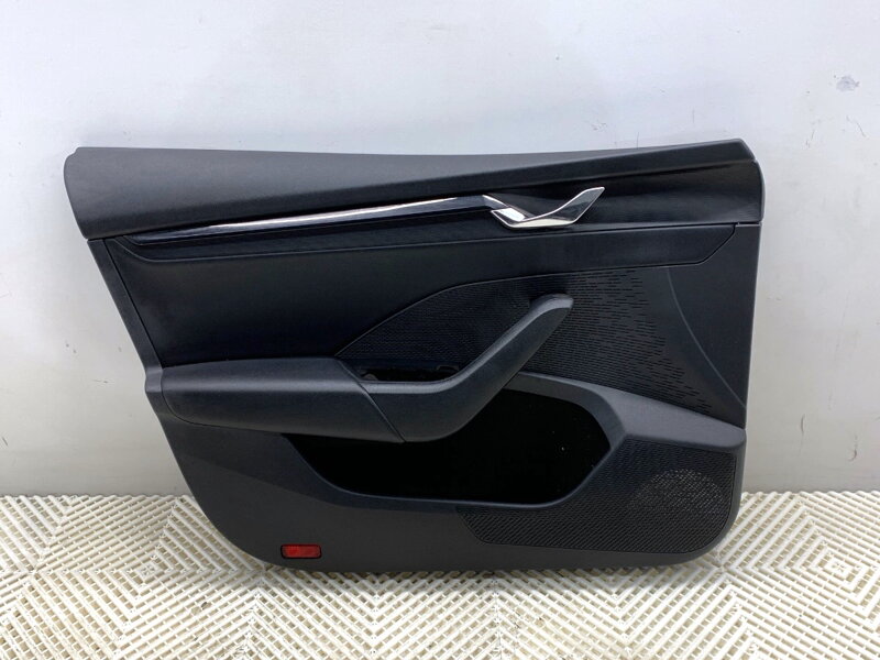 Tapacír dverí ľavý predný Skoda Octavia IV Combi (NX5) 2019 - 2022 5E4867013A