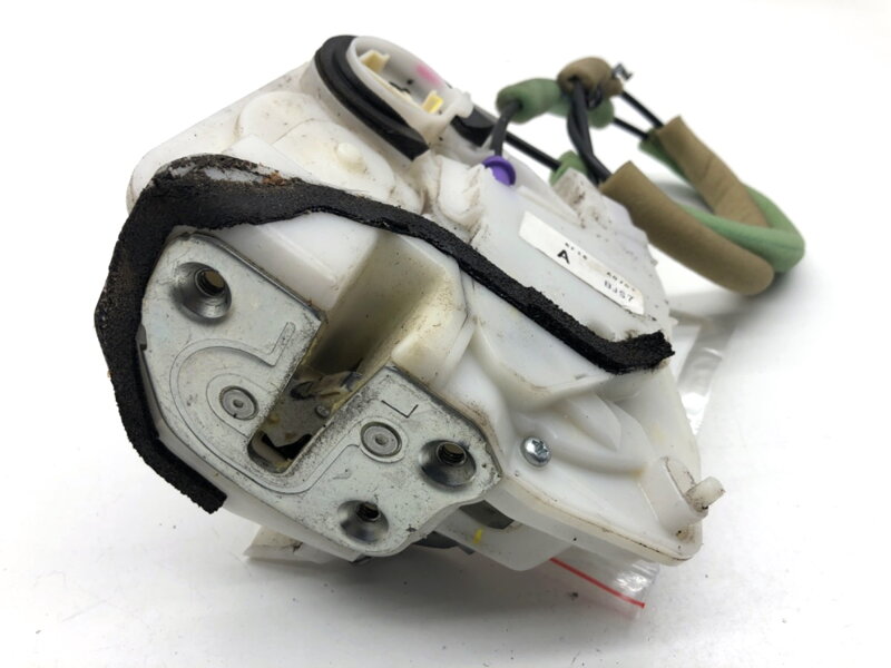 Zámok dverí ľavý zadný Mazda 3 Sedan (BM_, BN_) 2013 - 2022